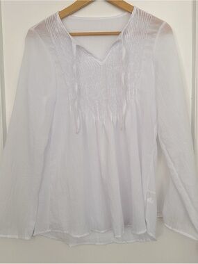 BNWOT White Peasant Style Blouse Size Medium